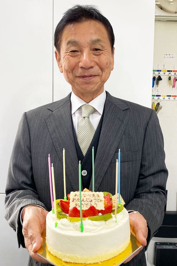 誕生日はケーキ・プレゼント！