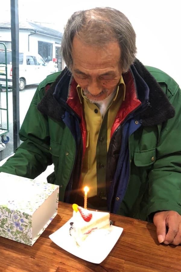 誕生日はケーキ・プレゼント！